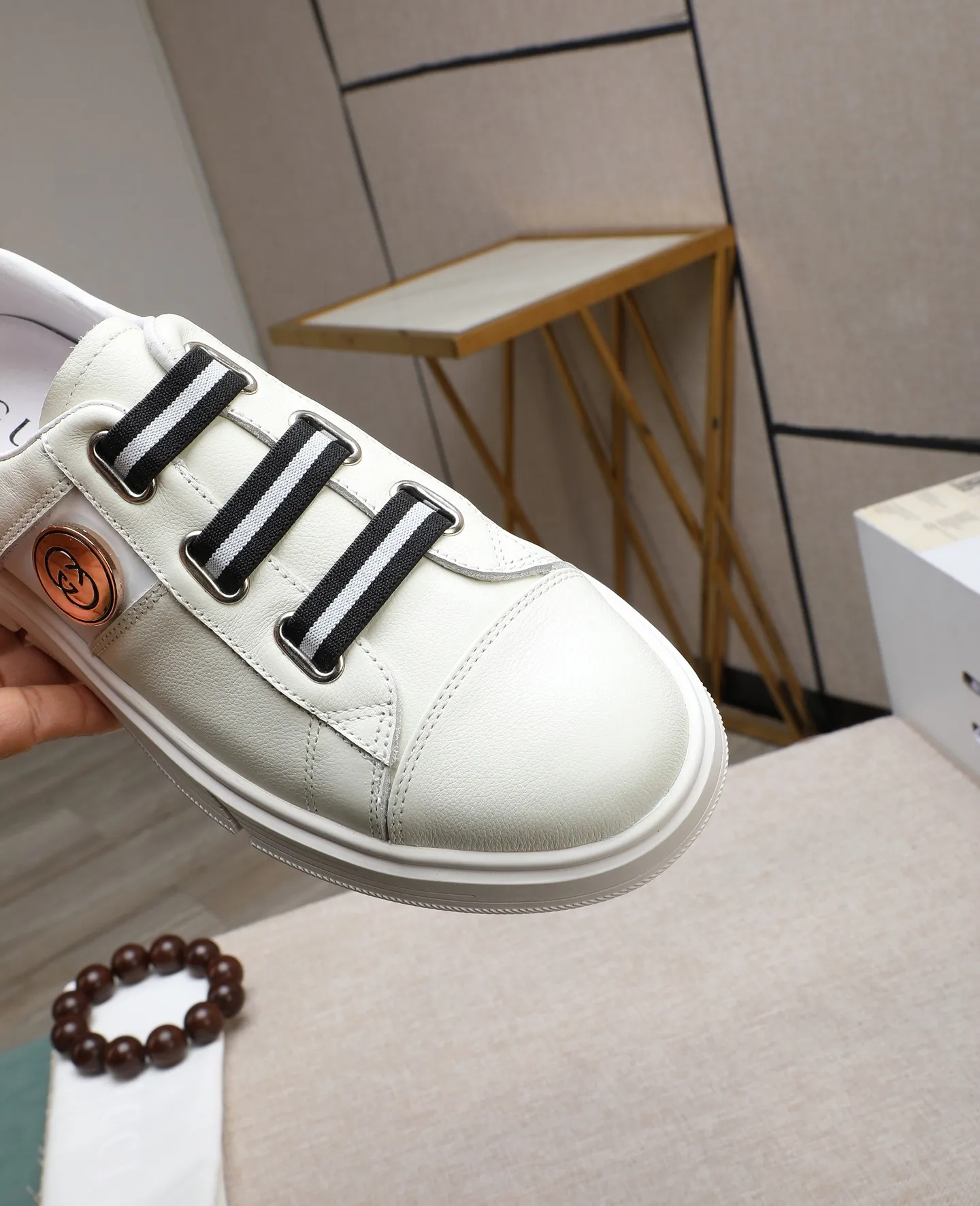 Men's shoes 💰460 GUCCI🔍🔍The latest models are on sale at the same time at the counter. Original calfskin imported from Italy, genuine leather lining, (high-end, extravagant, and classy) with exquisite workmanship. Soles: Original soles specially provided by the original factory. ⚠Exclusive double-layer movable molded soles are super comfortable⚠. Photos of the real thing🎬The real thing is even better🔍🔍"High quality·Follow the order" Code number 38-44